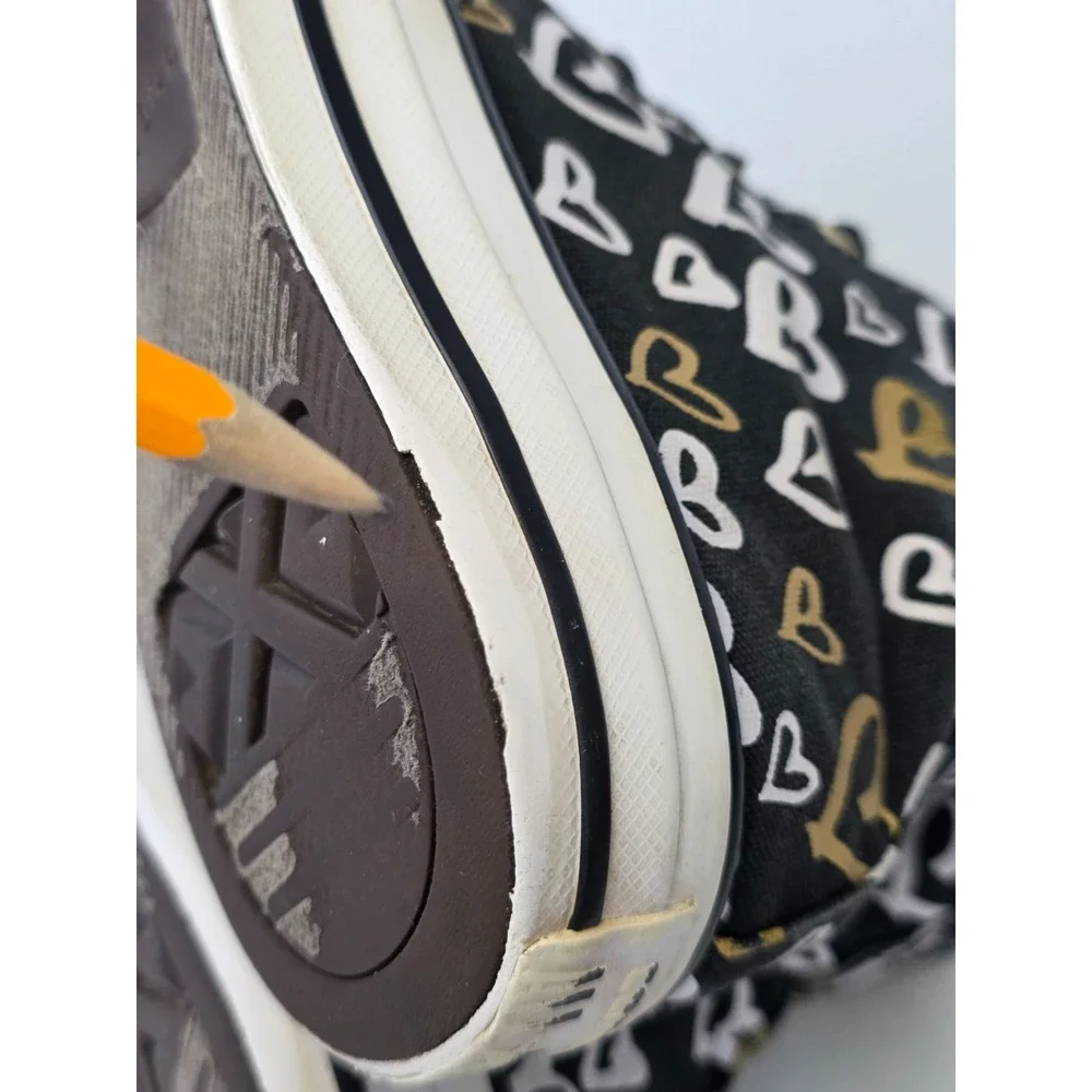 Converse All Star Chuck Taylor  Sneakers Women's Size 7 Black White Heart Shoes